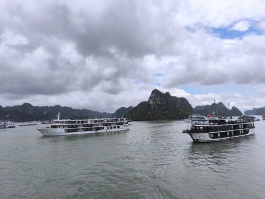 Bai Tu Long Bay Weather in August
