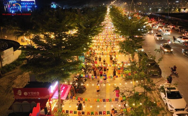 Culture of local night market in Ha Long Bay