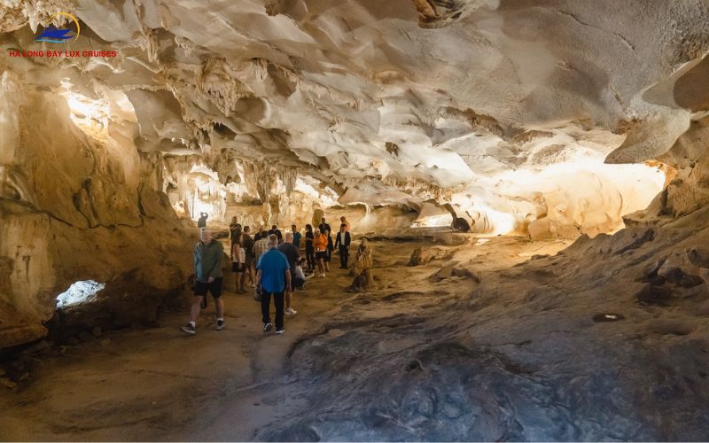 Popular Halong Bay transportation options