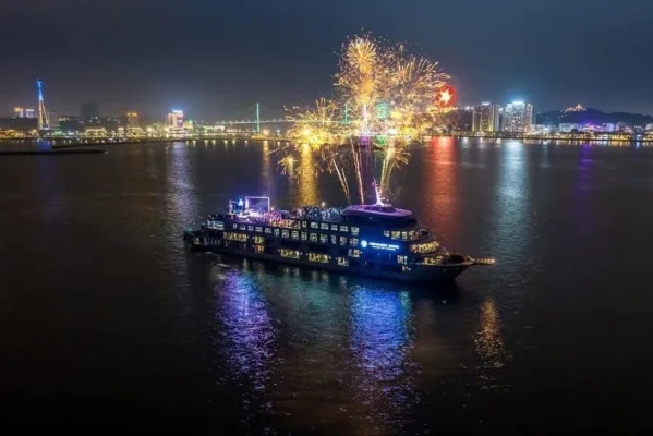 Is Halong Bay Open During Tet