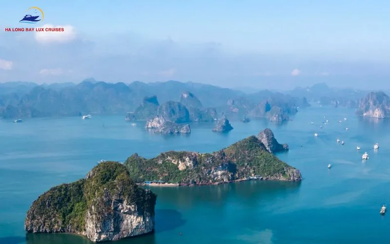 Halong Bay autumn holiday cruise