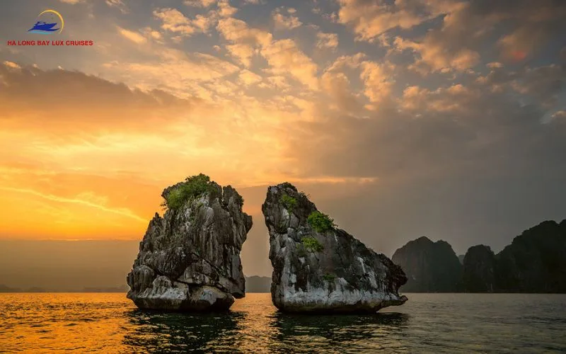 The sunrise in Halong Bay
