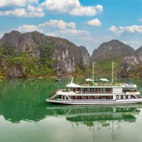 Bai Tu Long Bay Worth To Visit