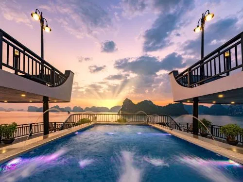 Things to Do on Halong Bay 5-Star Cruises