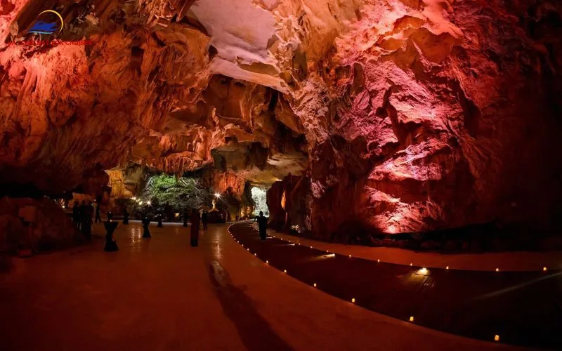 Exploring caves and famous islands