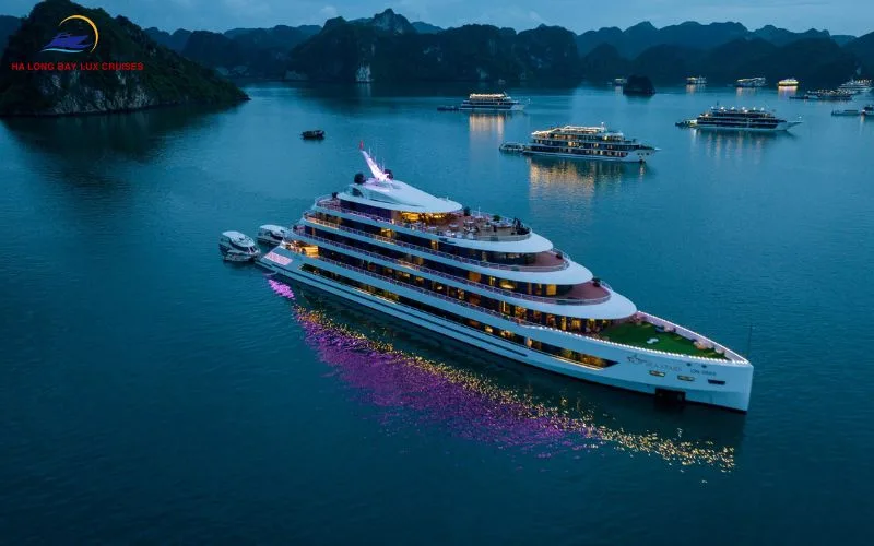 Halong bay cruise year-end discount for groups