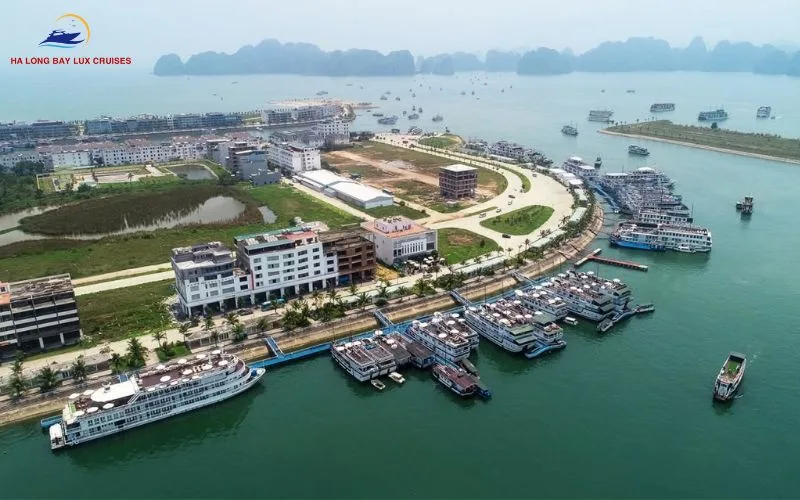 swim in Halong Bay in winter