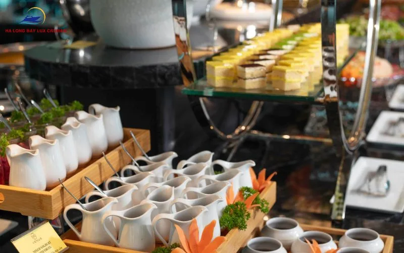 Enjoy food and light socializing