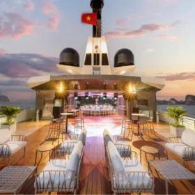 Do Ha Long Bay cruises have karaoke or bars