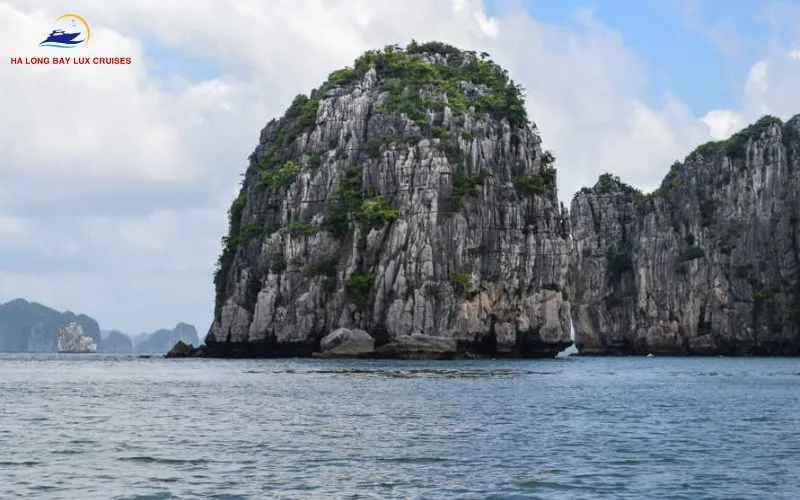 problems during a Ha Long Bay cruise booking online