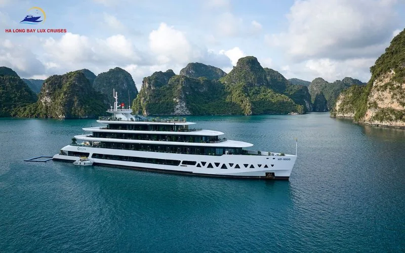 Advantages of renting a private charter cruise in Halong Bay