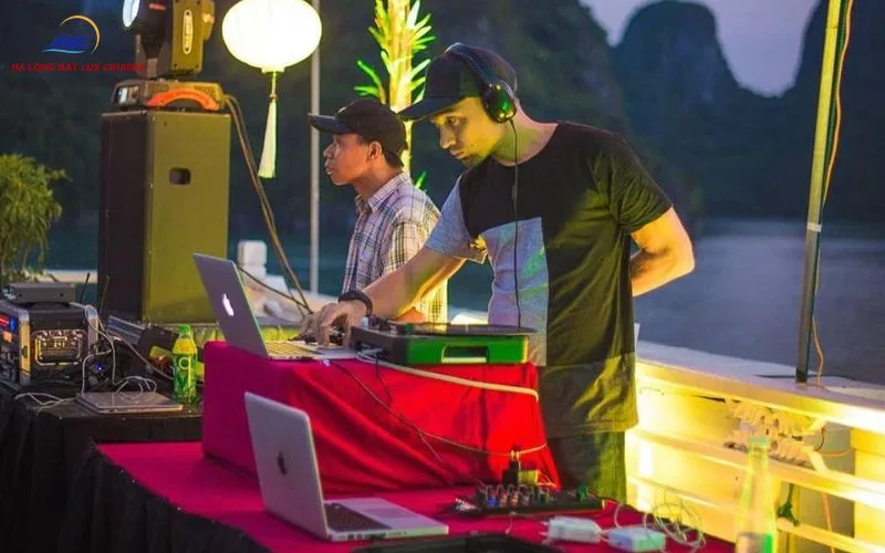 Relaxing at seaside bars and rooftop venues