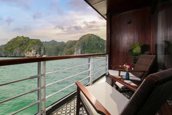 Solo Traveler Halong Bay Cruise Booking Guide