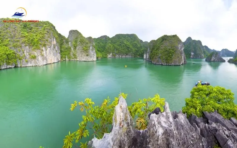 Distance from Ha Long Bay to Sapa