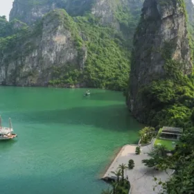 Where to stay in Halong Bay today