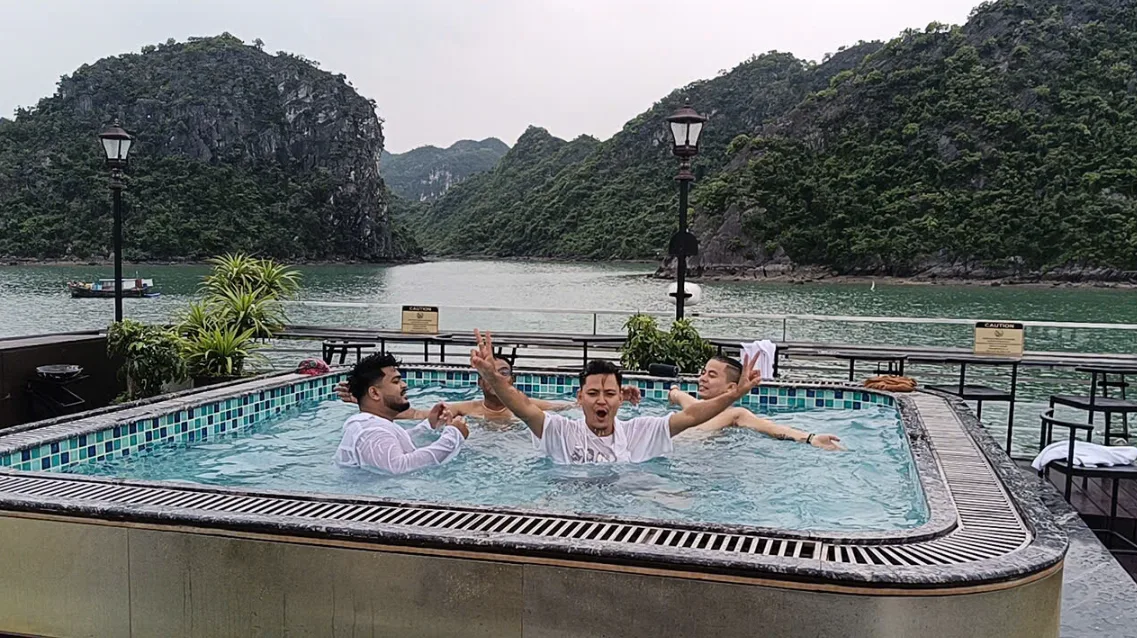 Halong Bay Cruises for Indians