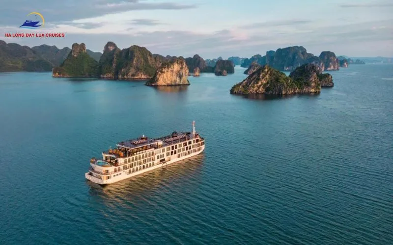 Navigating the Emerald Waters: Curated Nautical Routes and Duration Options