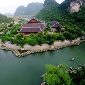 Tam Coc vs Trang An: Which Ninh Binh Boat Tour Is Better?