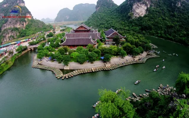 Tam Coc vs Trang An: Which Ninh Binh Boat Tour Is Better?